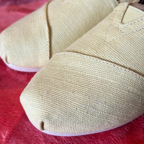 NWT** Toms Alpargata banana 🍌 yellow heritage canvas shoes size 9.5 women’s NWT - Picture 7 of 9